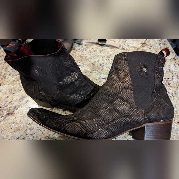 Jeffery West - Picture 8 of 10